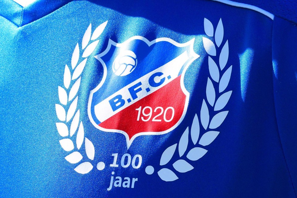 De club werd op 1 mei 1920 opgericht als ’Door Vrienden Verenigd’, maar die naam werd in oktober van datzelfde jaar al veranderd in de Bussumse Football Club, kortweg BFC.