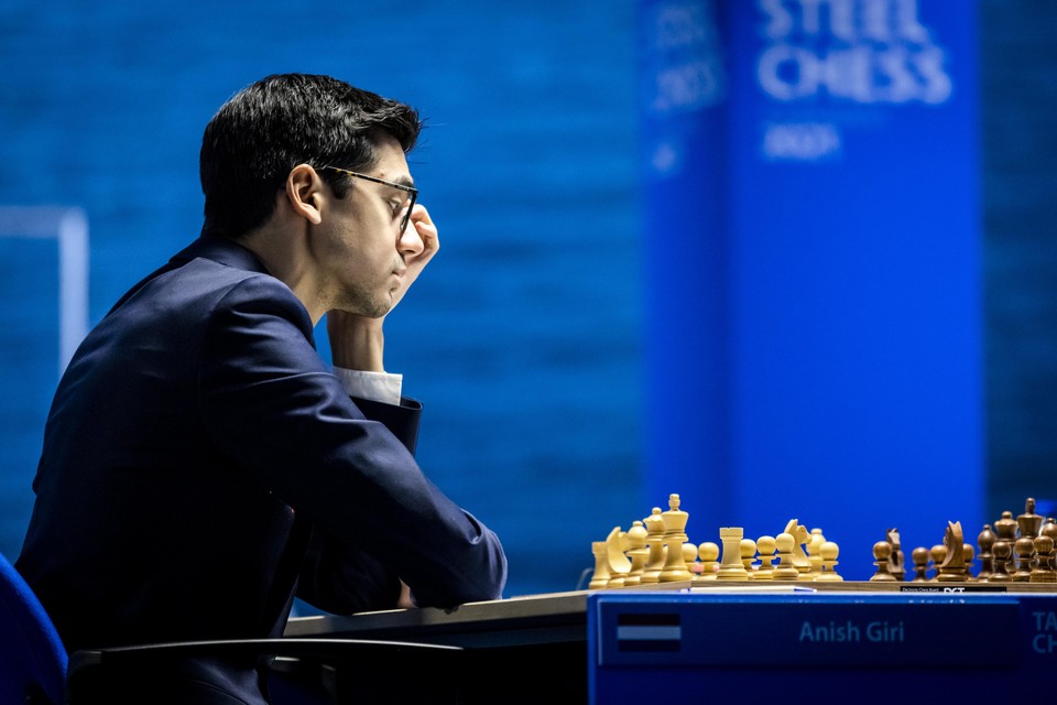 Anish Giri in zijn openingspartij van Tata Steel Chess.