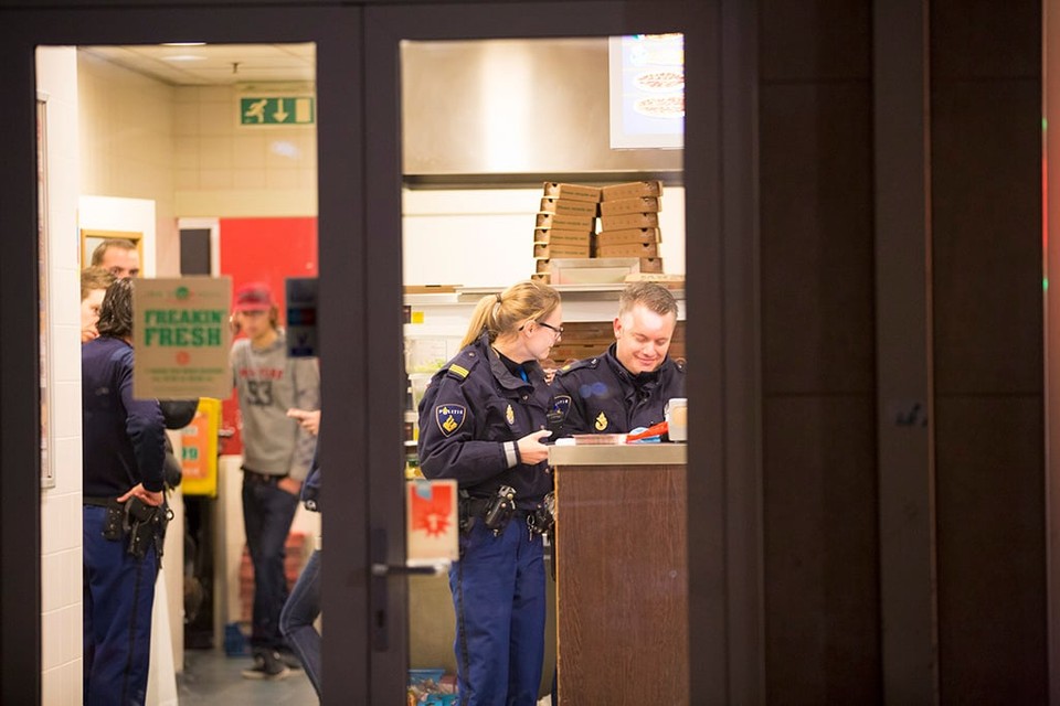 Overval op New York Pizza in Hoofddorp. Foto Michel van Bergen
