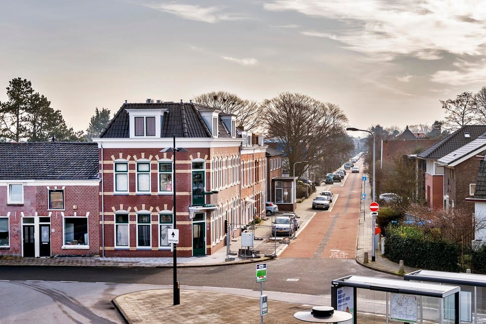 Het nieuwe gebouw op de hoek van de Stationsweg en de 1e Loosterweg in Hillegom.