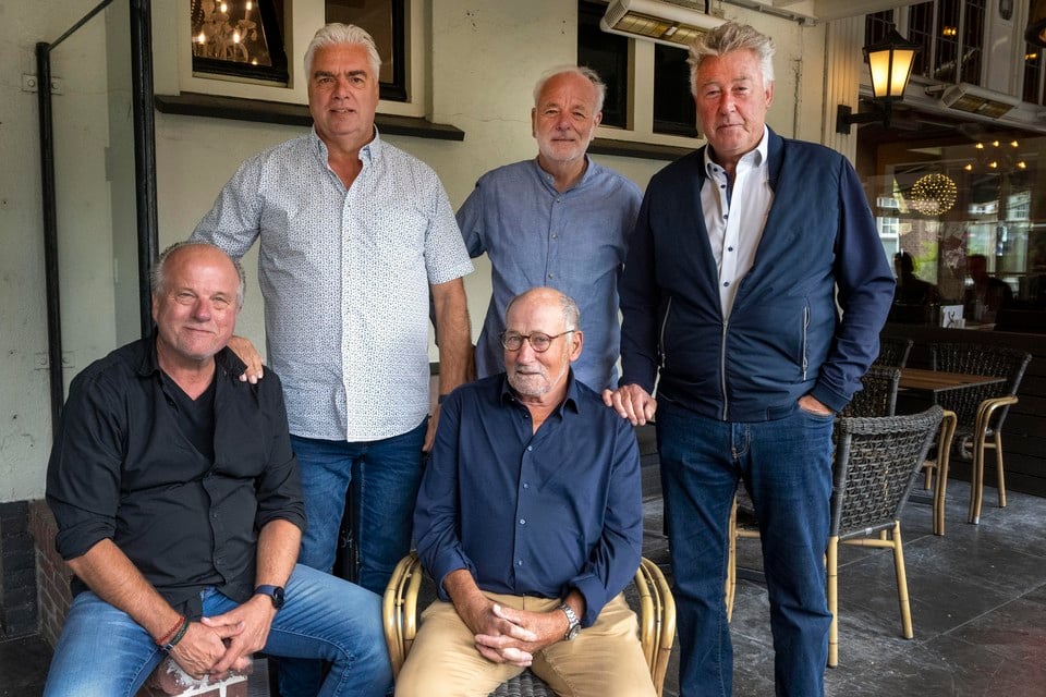 De rapporteurs, van links naar rechts: Otto Berendregt, Fred van der Veldt, Ge Duwel, Simon Evers en Cees Nuijens.