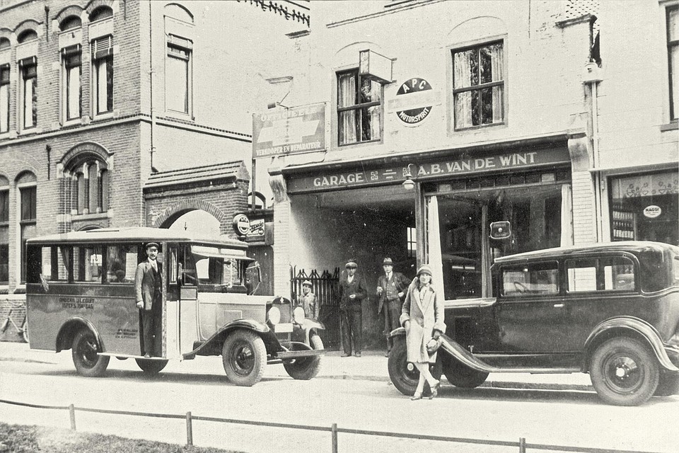 Breestraat 55, de eerste garage van Beliën, naast het oude postkantoor. In 1928 gehuurd door Van de Wint.