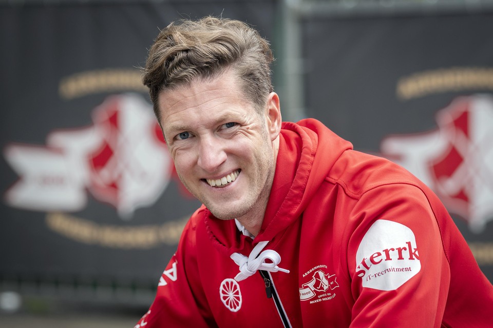 Willem Slinger stopt na dit seizoen na vier jaar als trainer van Rood-Wit.