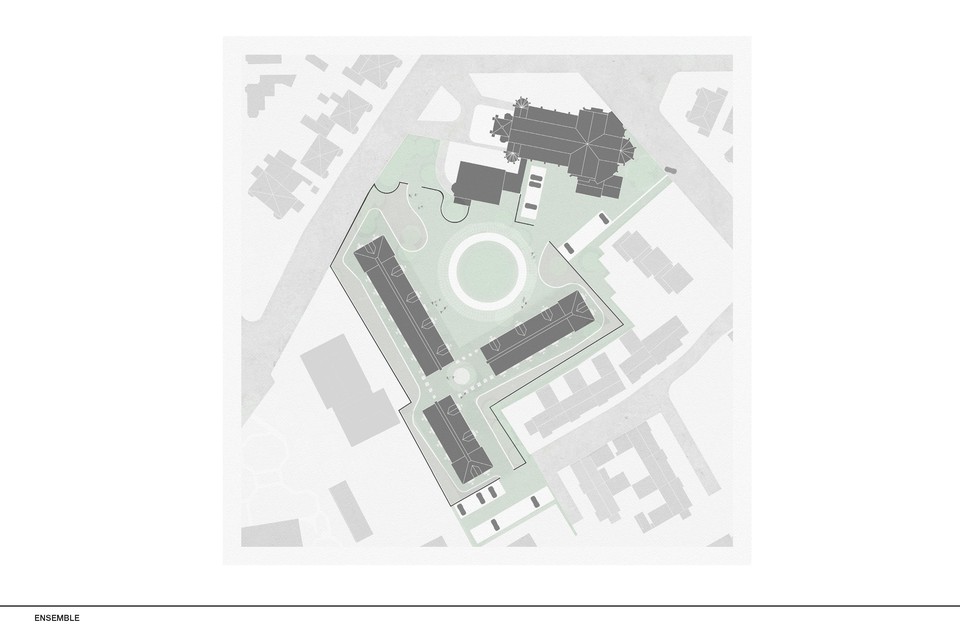 Schets van het hofje met drie losse gebouwen, het groen en het parkeren (witte rechthoeken met dikke grijze strepen) naast de Engelmunduskerk.