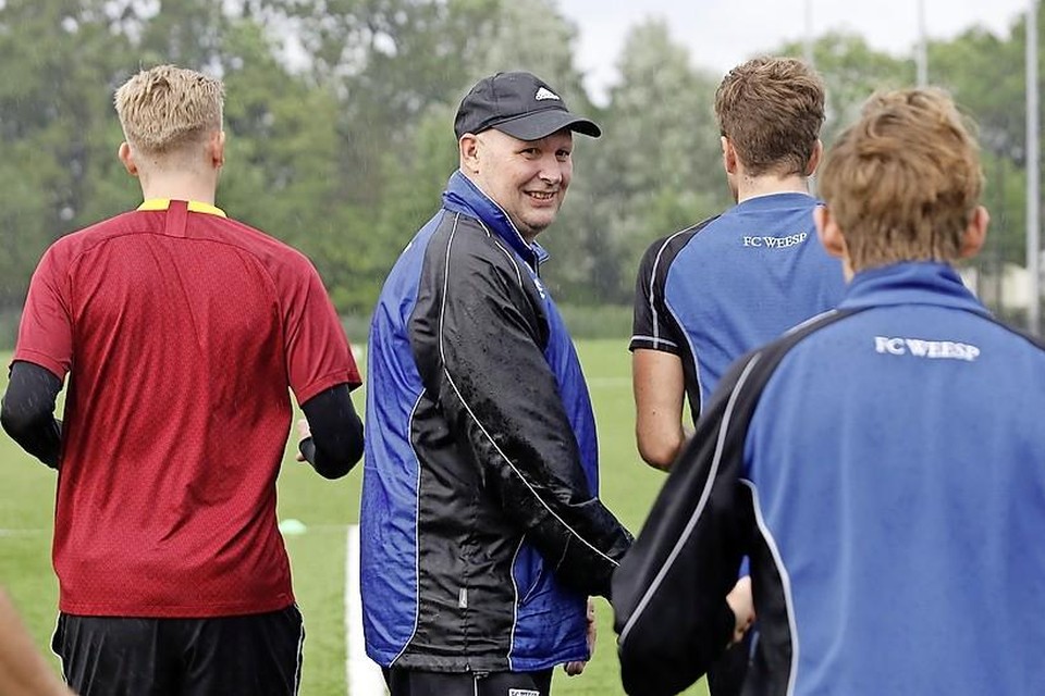 FC Weesp-trainer René van Vark.