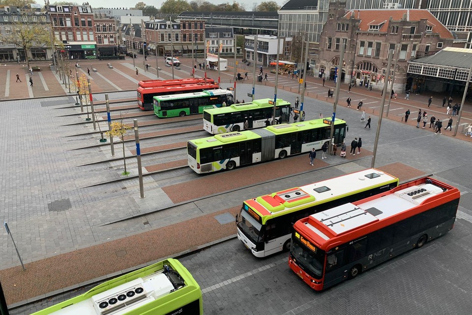 Het busplein in Haarlem.