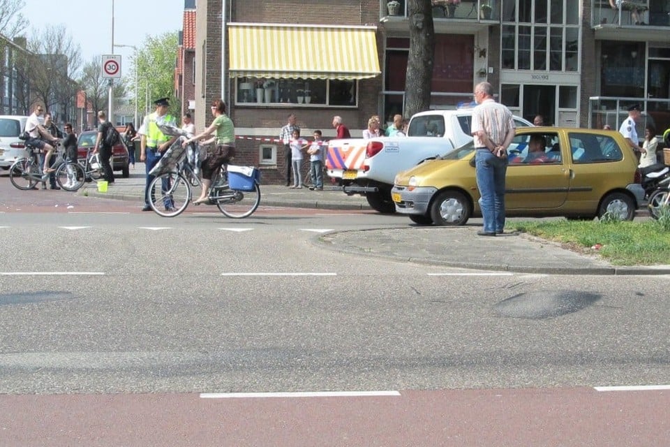 Aanrijding Planetenweg IJmuiden. Foto E.S. Berk