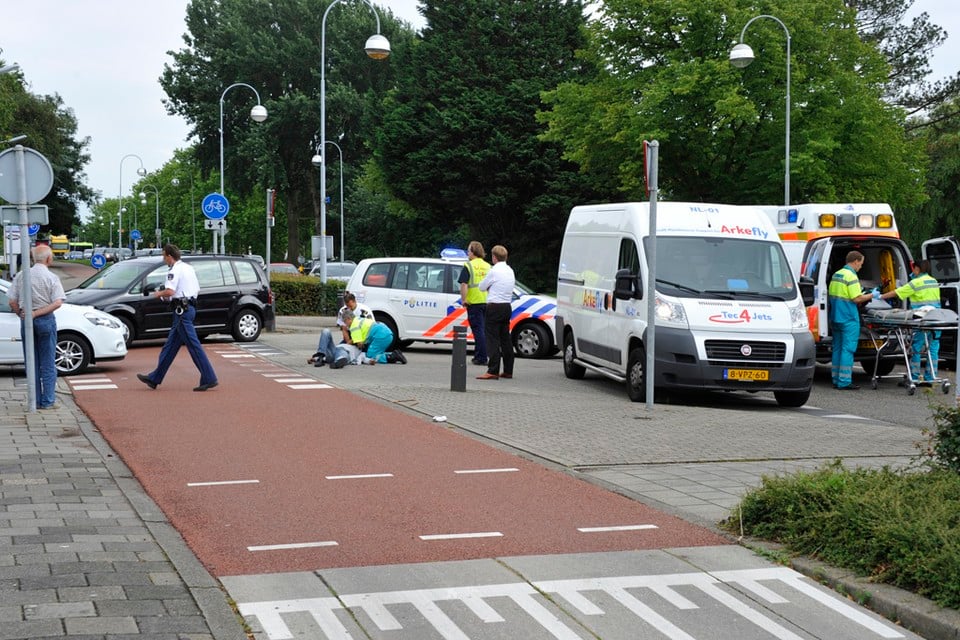 Scooterrijder gewond bij aanrijding in Hoofddorp / foto Eric van Lieshout