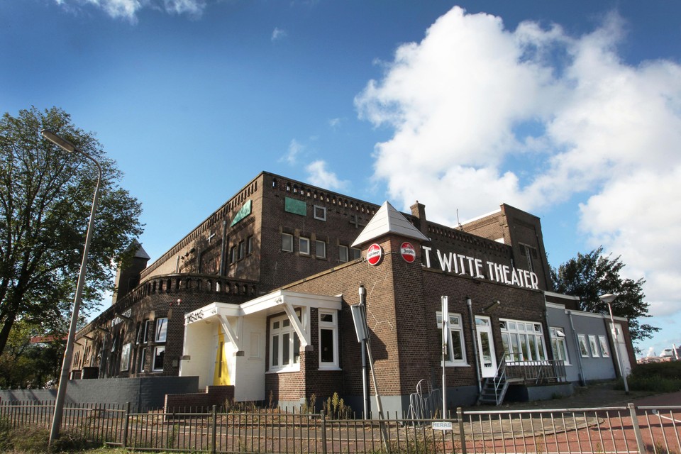 Hester van der Hoorn wil de industriële uitstraling van het Witte Theater behouden en een whiskystokerij openen.