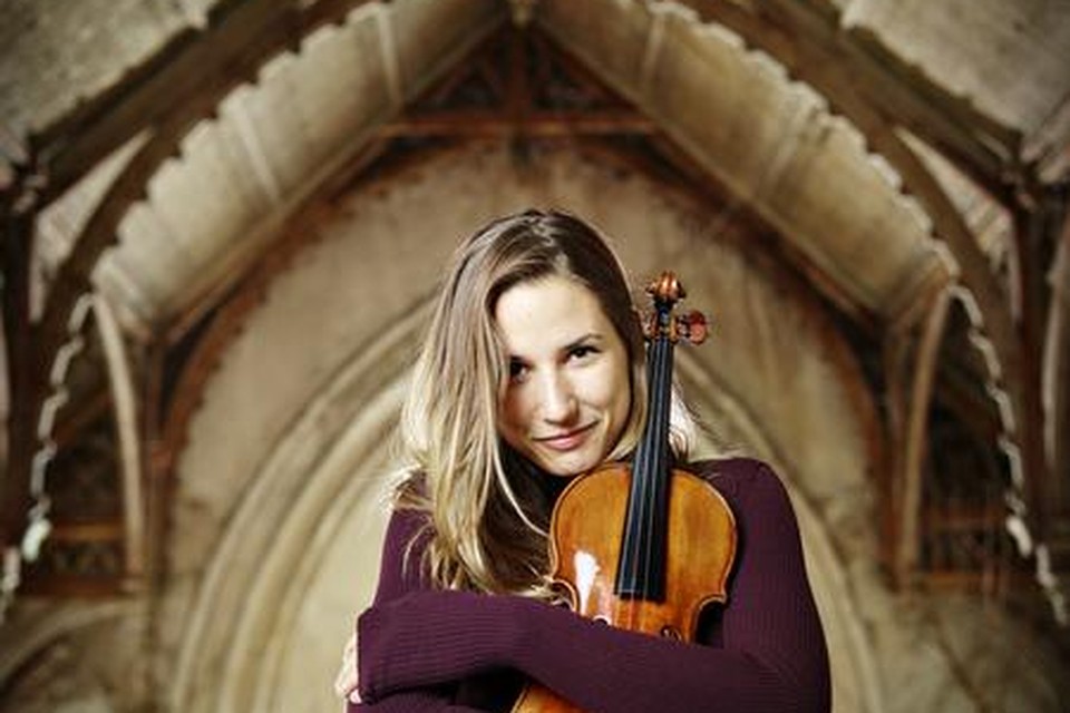 Rosanne Philippens met haar Barrere Stradivarius.