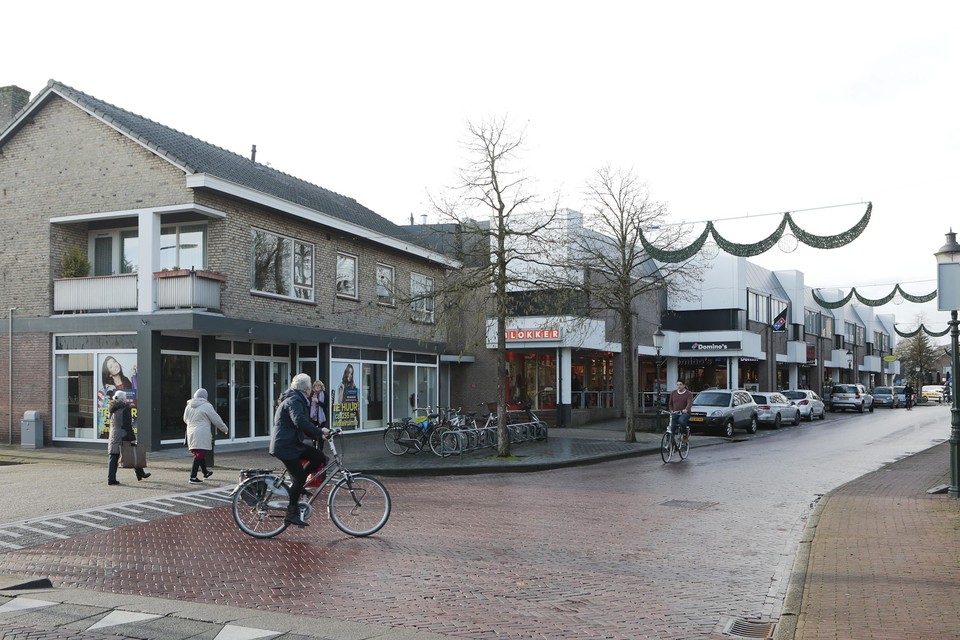 Het ’Blokker-blok’ in de Kerkstraat, gezien vanaf de hoek met de Keucheniusstraat.