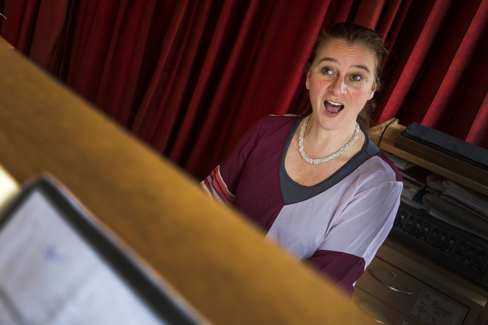 Renee Harp van Zangschool Haarlem: ,,Mensen leren hun stem goed te gebruiken.''