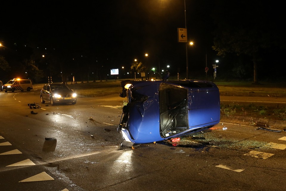 Automobilist ernstig gewond na harde klap op Europaweg. Foto Ko van Leeuwen