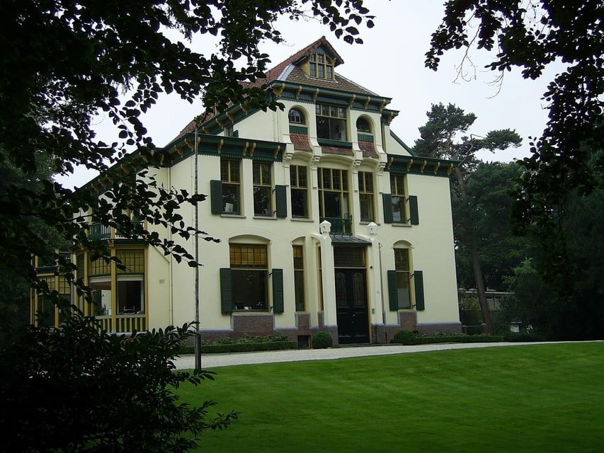 Villa Lommerijk aan de Witte Kruislaan.