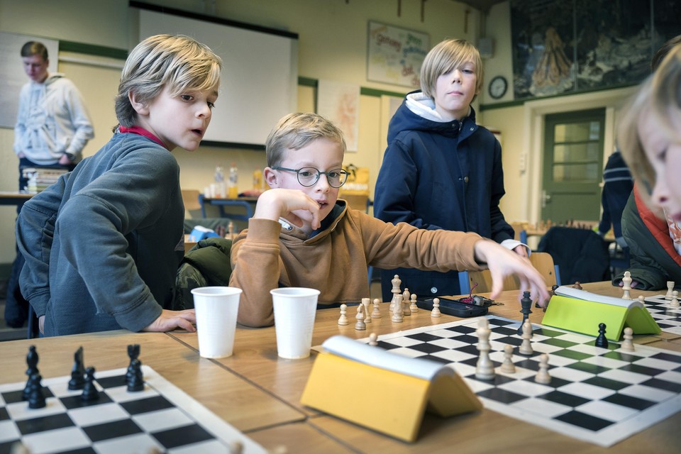 Opperste concentratie tijdens het schaaktoernooi op het Felisenum.