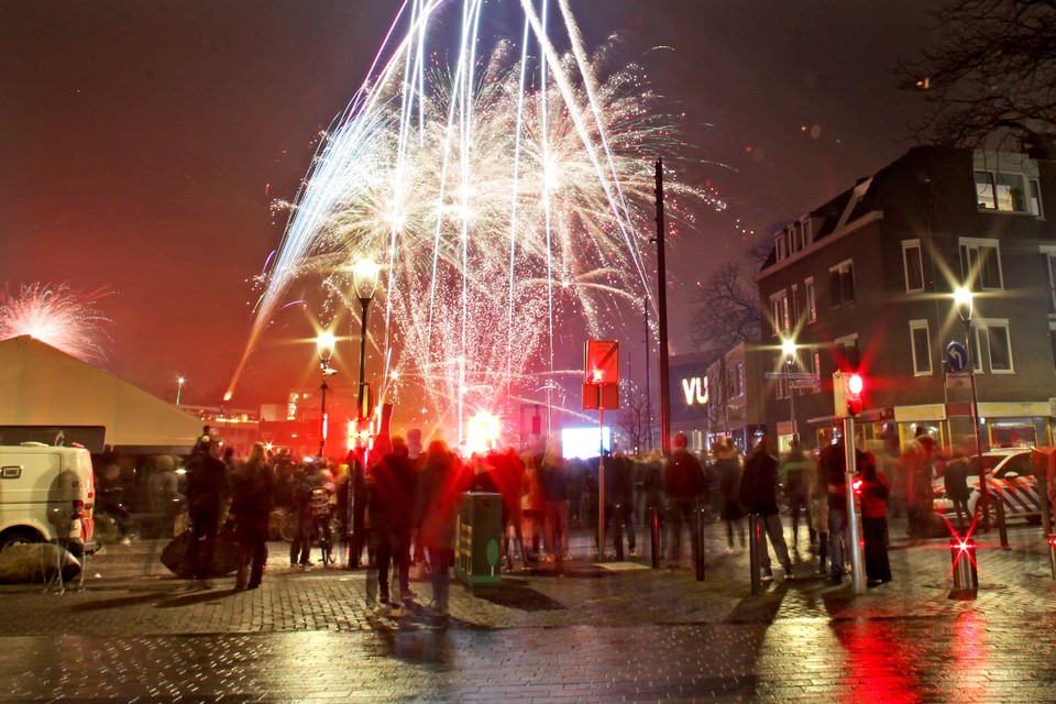 Gemeentelijke vuurwerkshow op het Marktplein in Hilversum, 2019.