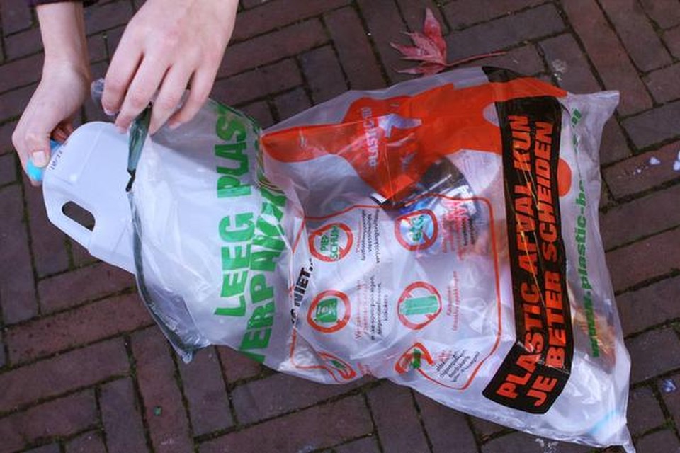 RMN weigert in zakken plastic heroes | Gooieneemlander