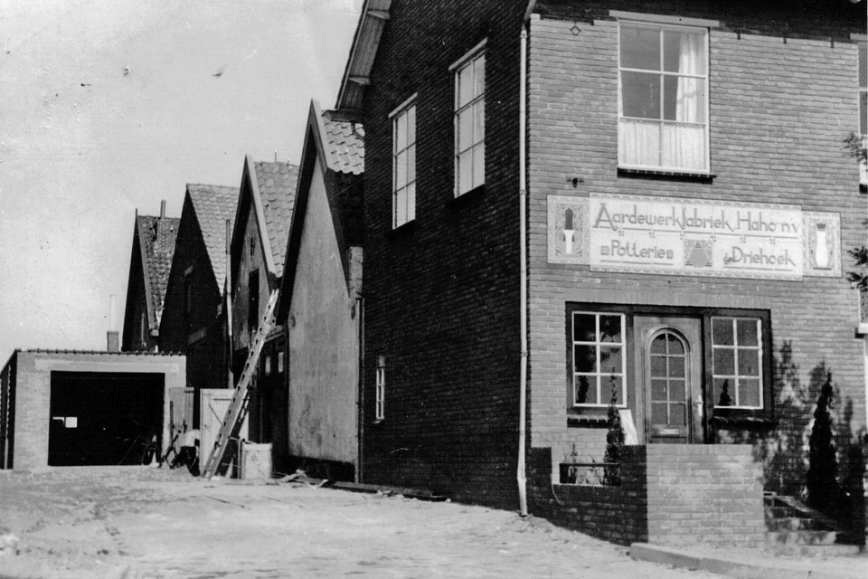 De aardewerkfabriek aan de Havenstraat in Huizen. 
Foto: archief Huizer Museum