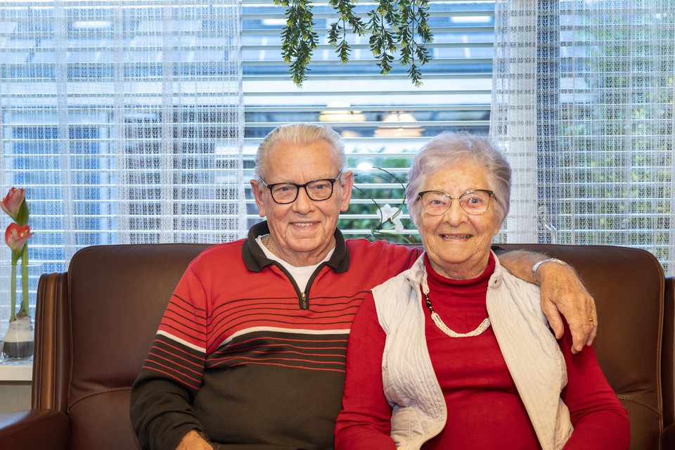 Het echtpaar Versteeg-Maliepaard is 60 jaar getrouwd.