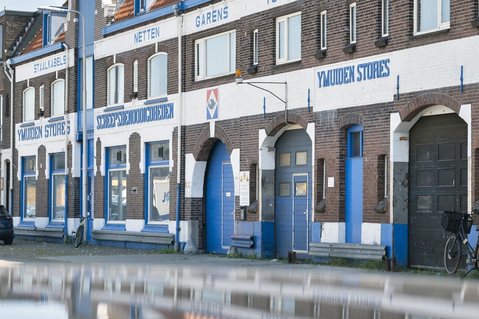 Ymuiden Stores aan de Trawlerkade.