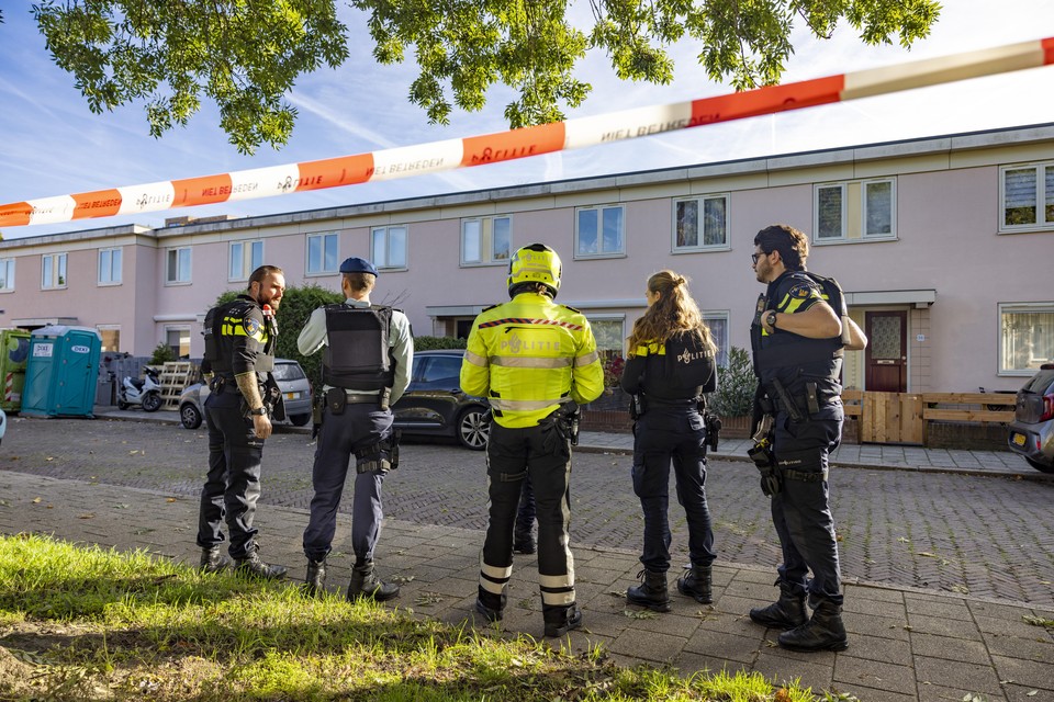 De politie is woensdagochtend groots uitgerukt na een melding van een woningoverval in Haarlem.
