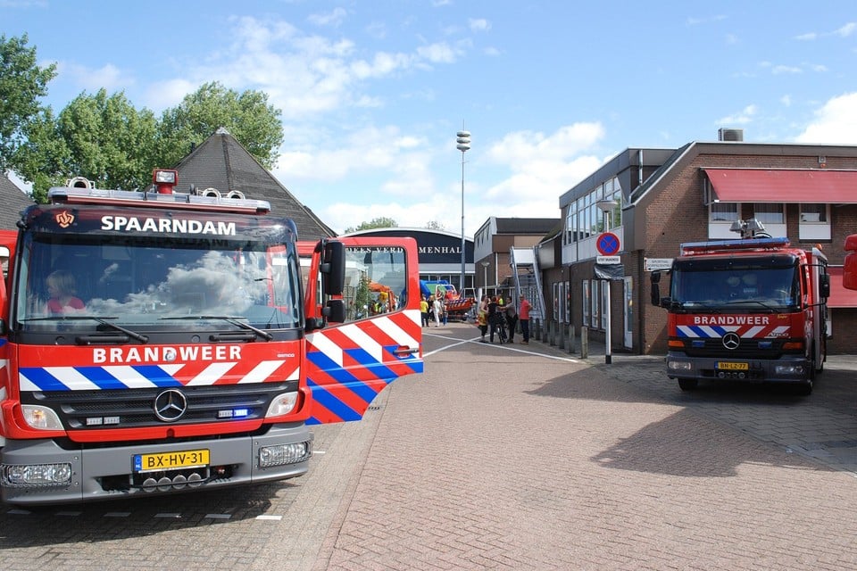 Veel bekijks op open dag brandweer Spaarndam. Foto Bas Idema