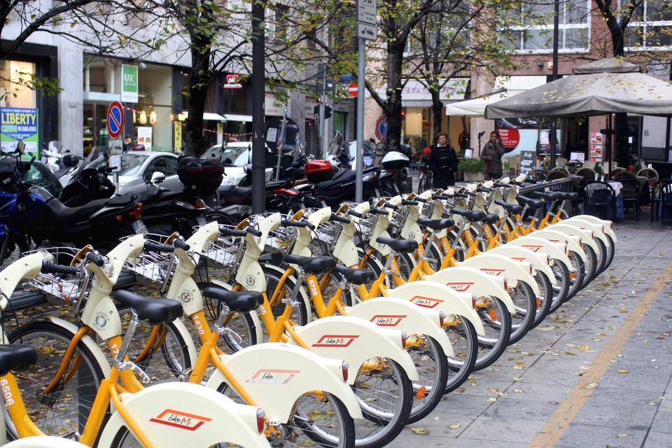 Verken Milaan op een huurfiets van BikeMi. (Foto: Joost Brantjes)