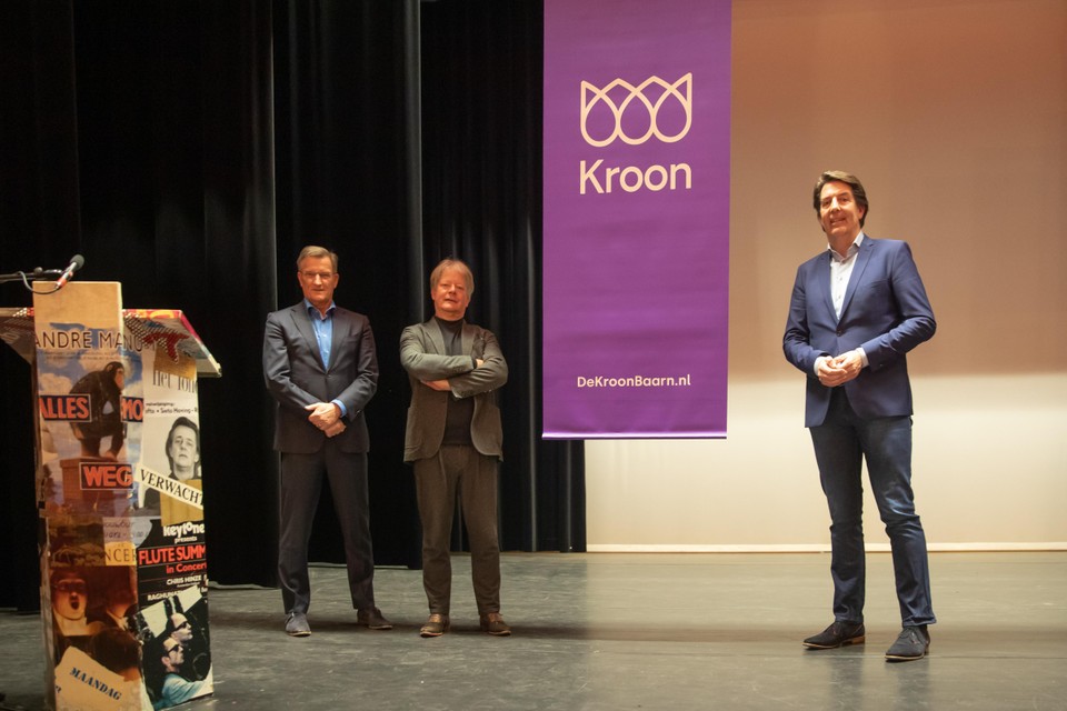 Speeldoosdirecteur Tom van der Poel, Bibliotheek Eemland-directeur Erno de Groot en wethouder Hugo Prakke (vlnr) onthulden de nieuwe naam.