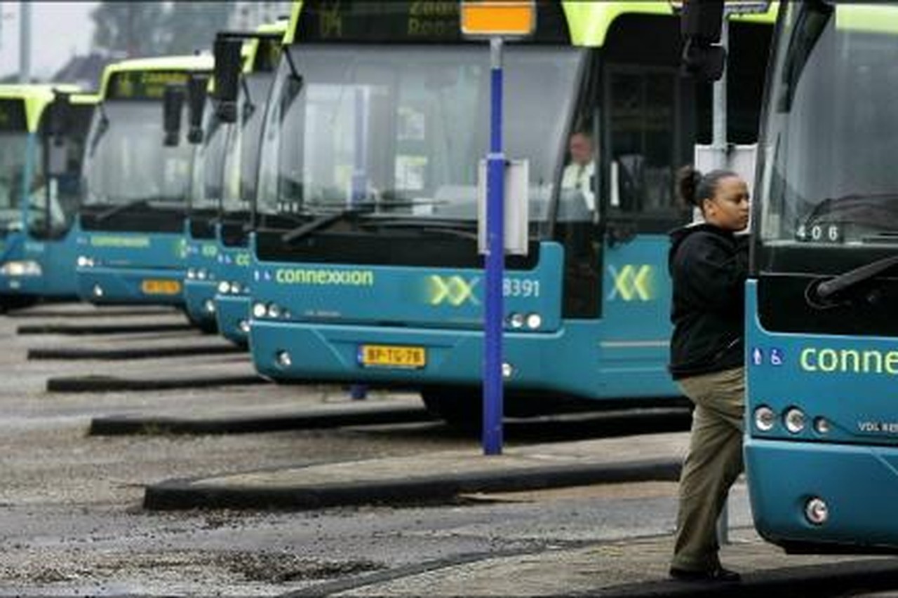 Dodelijk lineair Geldschieter Alle lijnbussen op Schiphol elektrisch [video] | Haarlemsdagblad