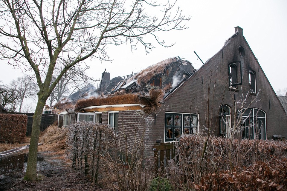 De dag na de brand in boerderij in Eemnes. Foto: Caspar Huurdeman