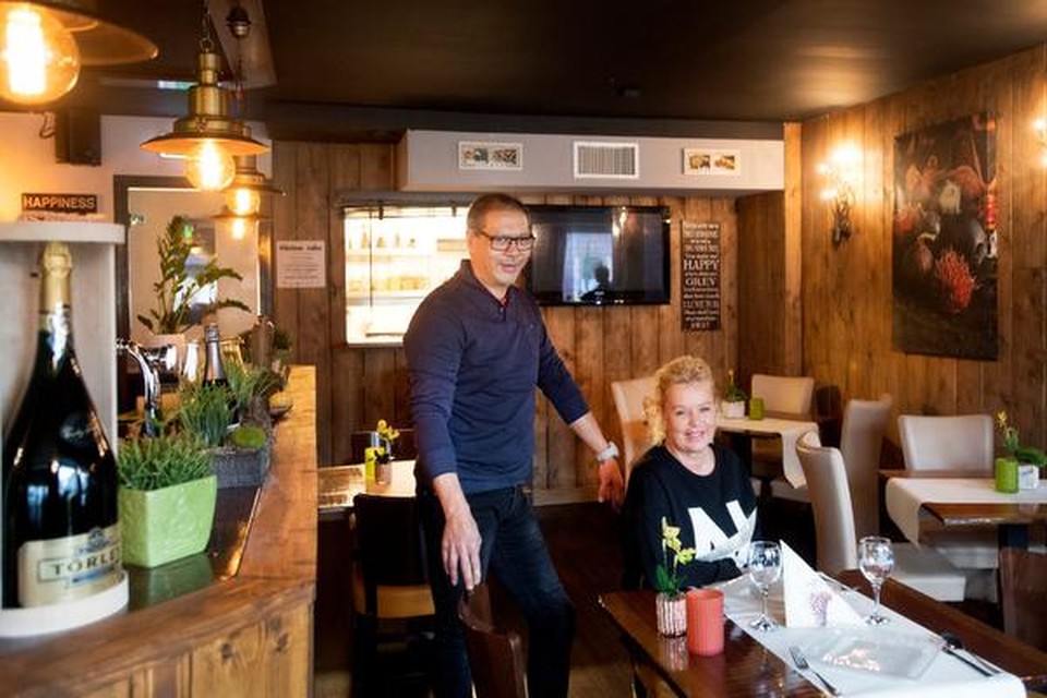 Chef-kok Richard Lens en horecaondernemer Sylvia Potman in restaurant Upstairs.