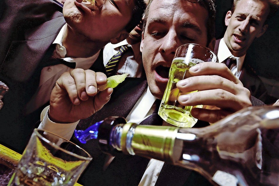 Jongeren en volwassenen onderschatten de gezondheidsrisico’s van alcohol.
