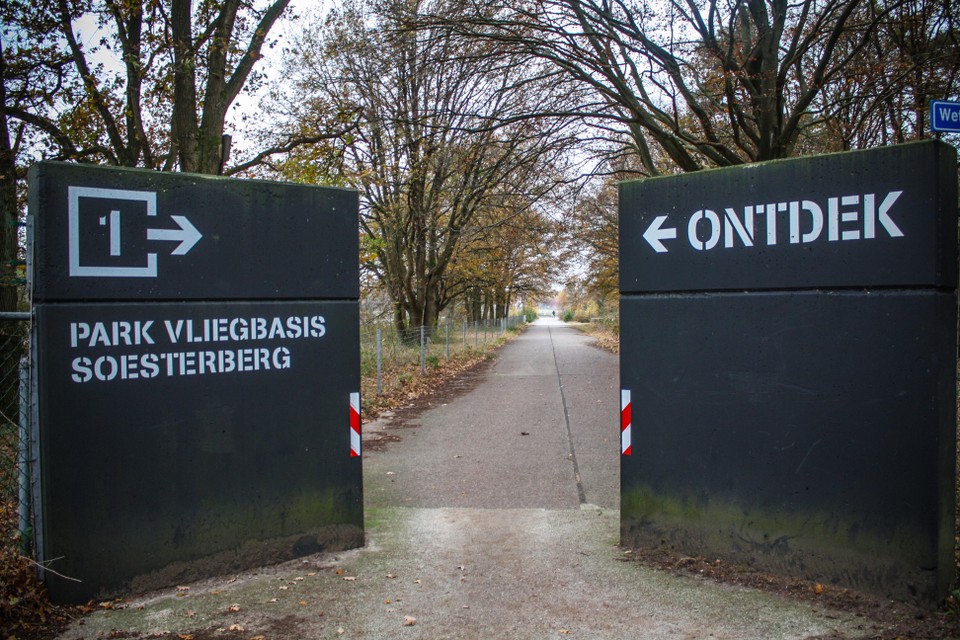 Wandelen over Park Vliegbasis Soesterberg.