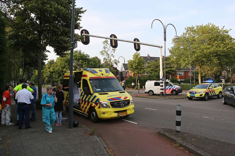 Scooterrijder gewond bij botsing in Heemstede. Foto: Rowin van Diest