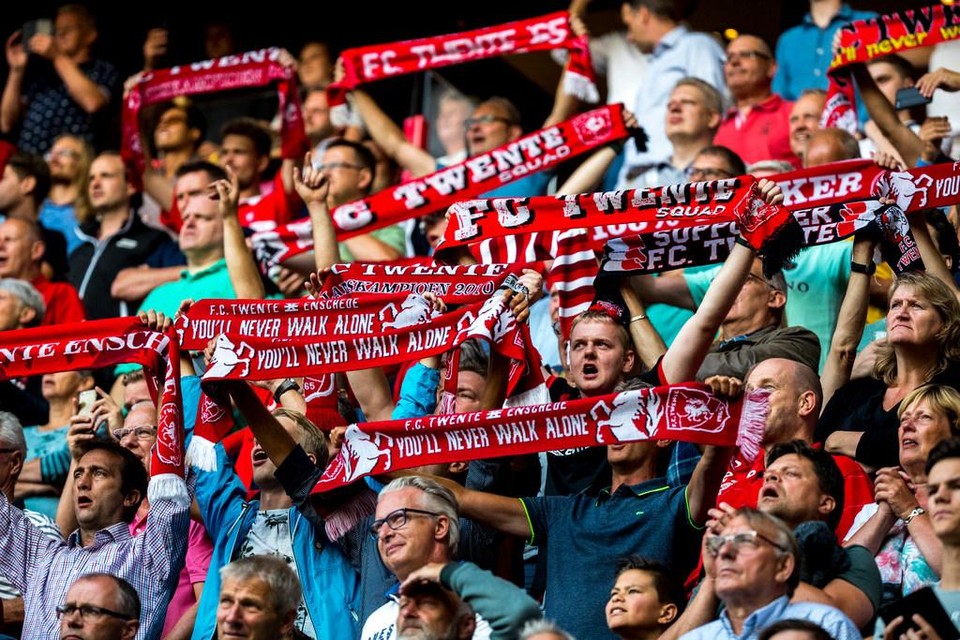 De circa vijftig Twente-fans krijgen wel hun geld terug.