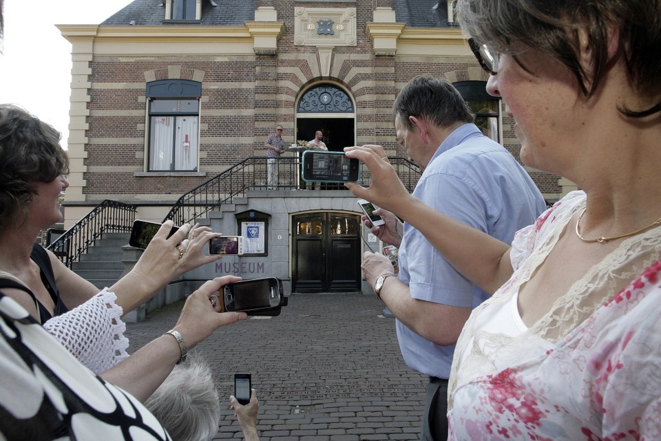 Museum Hilversum bracht in mei een eigen app voor de smartphone uit. Volgens raadslid Karin Walters kan de stad wel zondert het museum. Archieffoto Studio Kastermans