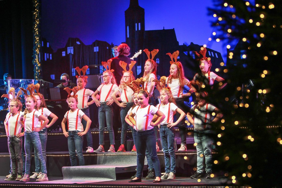 Het kinderkoor van Koel koor vorig jaar tijdens de kerstshow.