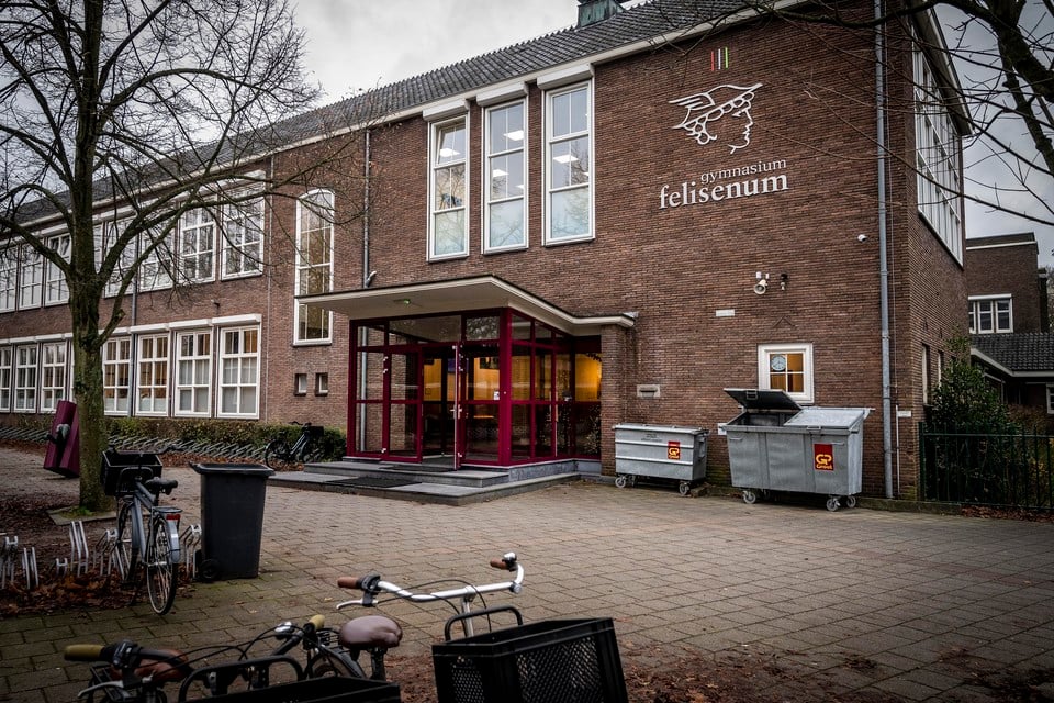 In het schoolgebouw van het Gymnasium Felisenum is een herdenkingsplaats voor de 14-jarige leerling Wouter gemaakt.