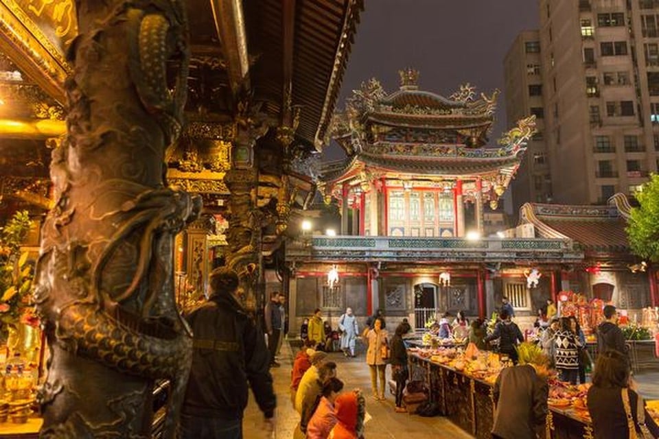 
De binnenkant van de Longshan Tempel in Taipei. 
