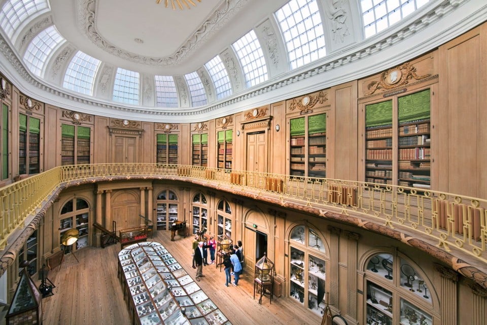 De Ovale Zaal in Teylers Museum Haarlem. Teyler is genomineerd voor de Werelderfgoedlijst.