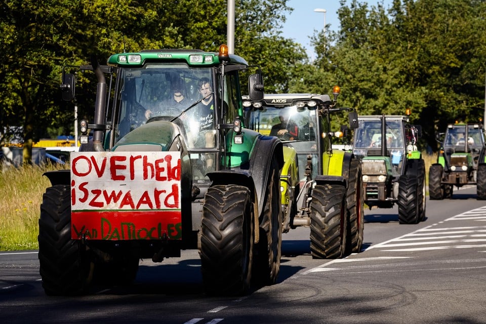 Deelnemers van een boerenprotest in Stroe.
