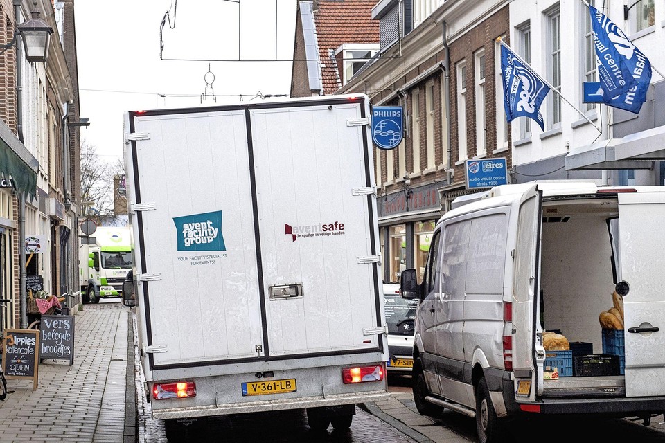 De wijkraad is tegen vrachtauto’s in de smalle straten van de Vijfhoek.