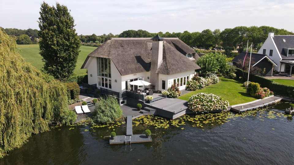 Het duurste huis in de regio (2,8 miljoen euro) is deze vrijstaande villa in Nederhorst den Berg.