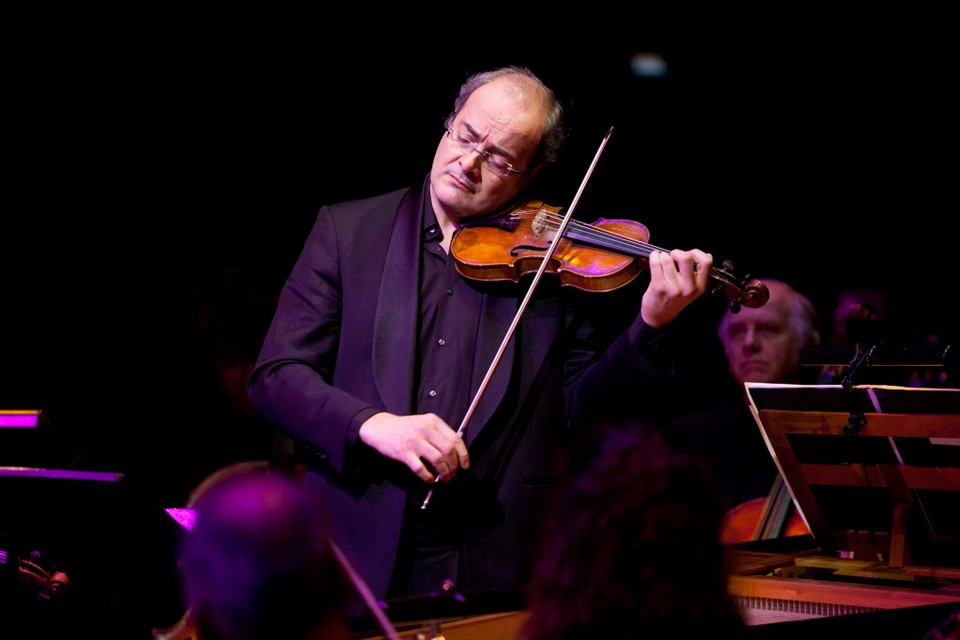 Gordan Nikolic bij het Nederlands Kamerorkest. Foto Ronald Knapp