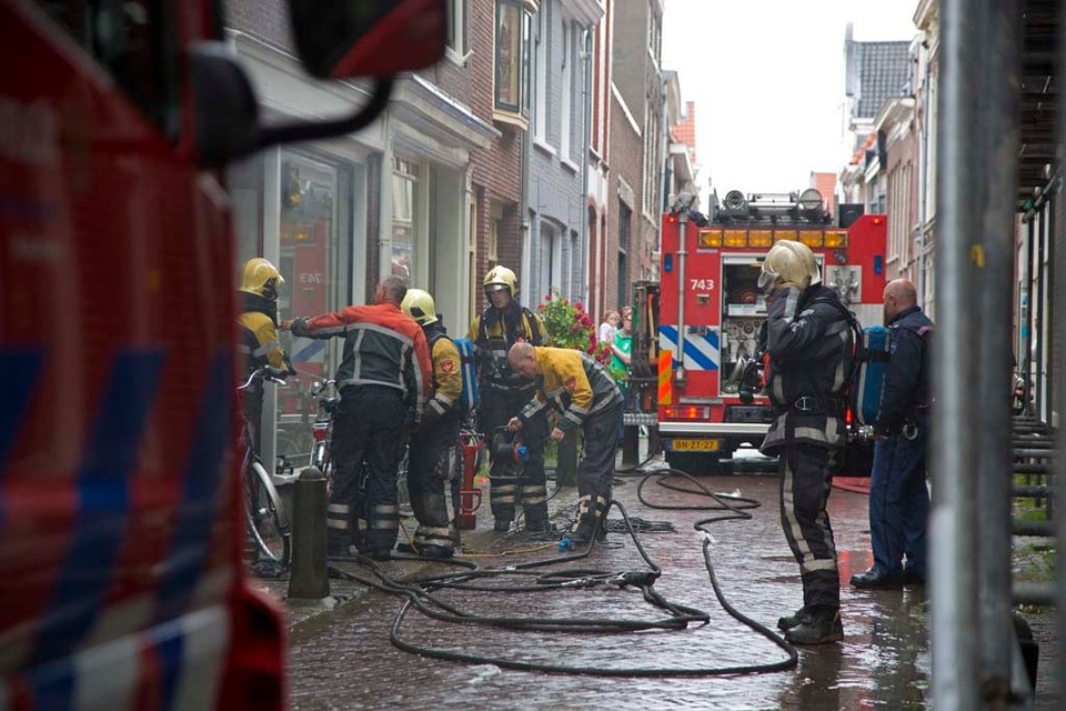 Woningbrand in de Ridderstraat in Haarlem. Foto: Michel van Bergen