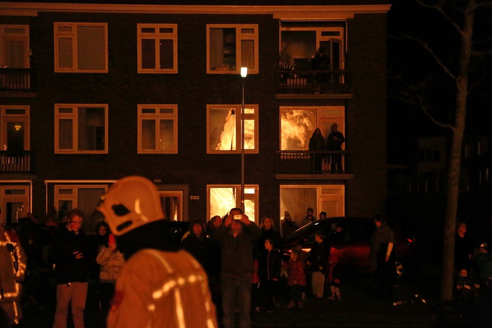 Kerstboomverbranding in IJmuiden. Foto: Ko van Leeuwen