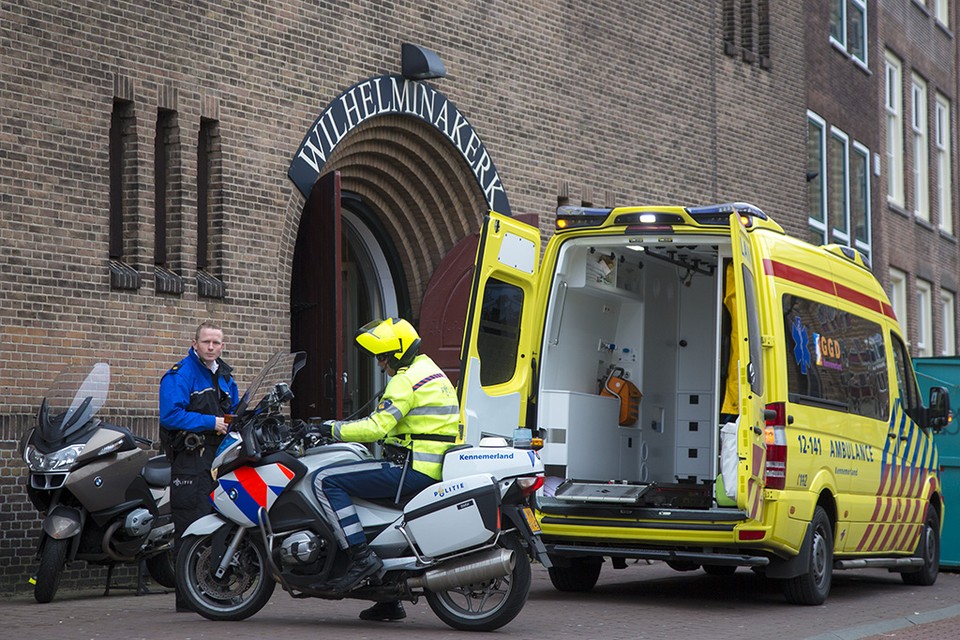Vrouw gewond na val in Wilhelminakerk in Haarlem. Foto: Michel van Bergen