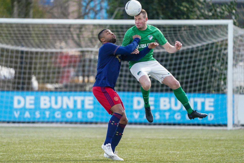 Eemdijk hield defensief relatief makkelijk stand tegen Ajax.
