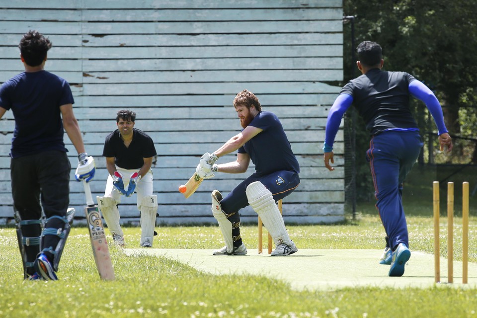 Bij cricketclub Bloemendaal wordt een onderlinge competitie afgewerkt.