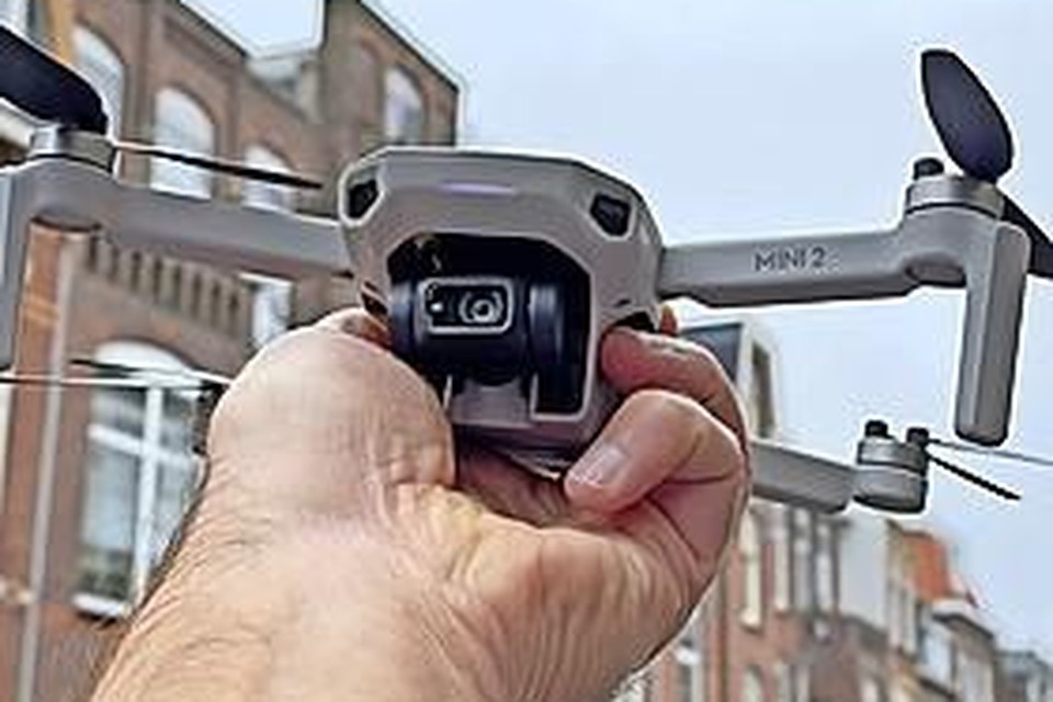 Voorbeeld van het type drone die te hoog kwam bij Schiphol.